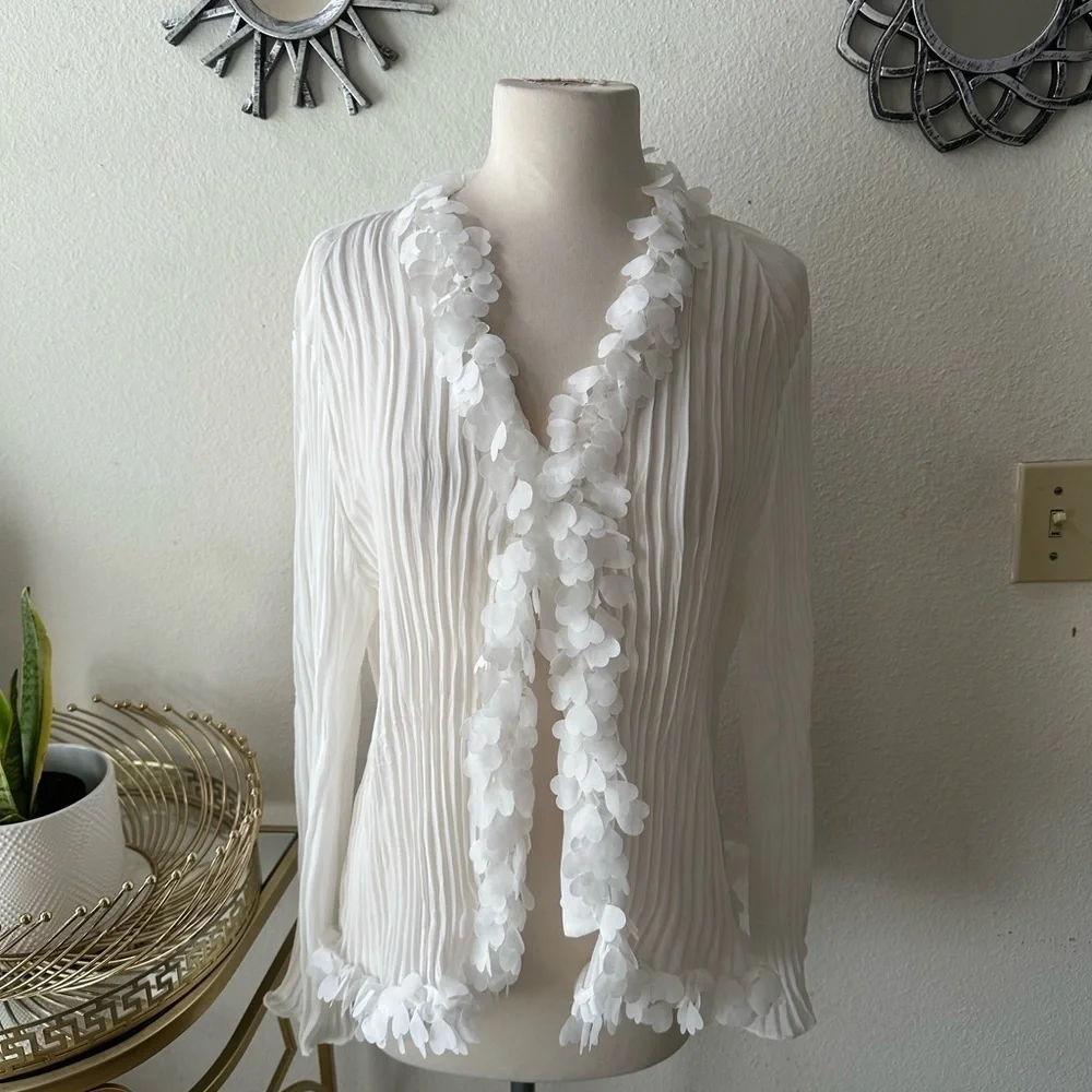 Vintage Le caviar White Sheer Blouse with Floral Trim Sz XL romantic boho chic - Picture 2 of 4